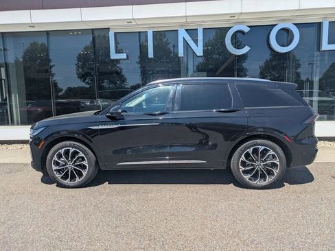 Certified 2024 Lincoln Nautilus Reserve AWD/4WD image 3