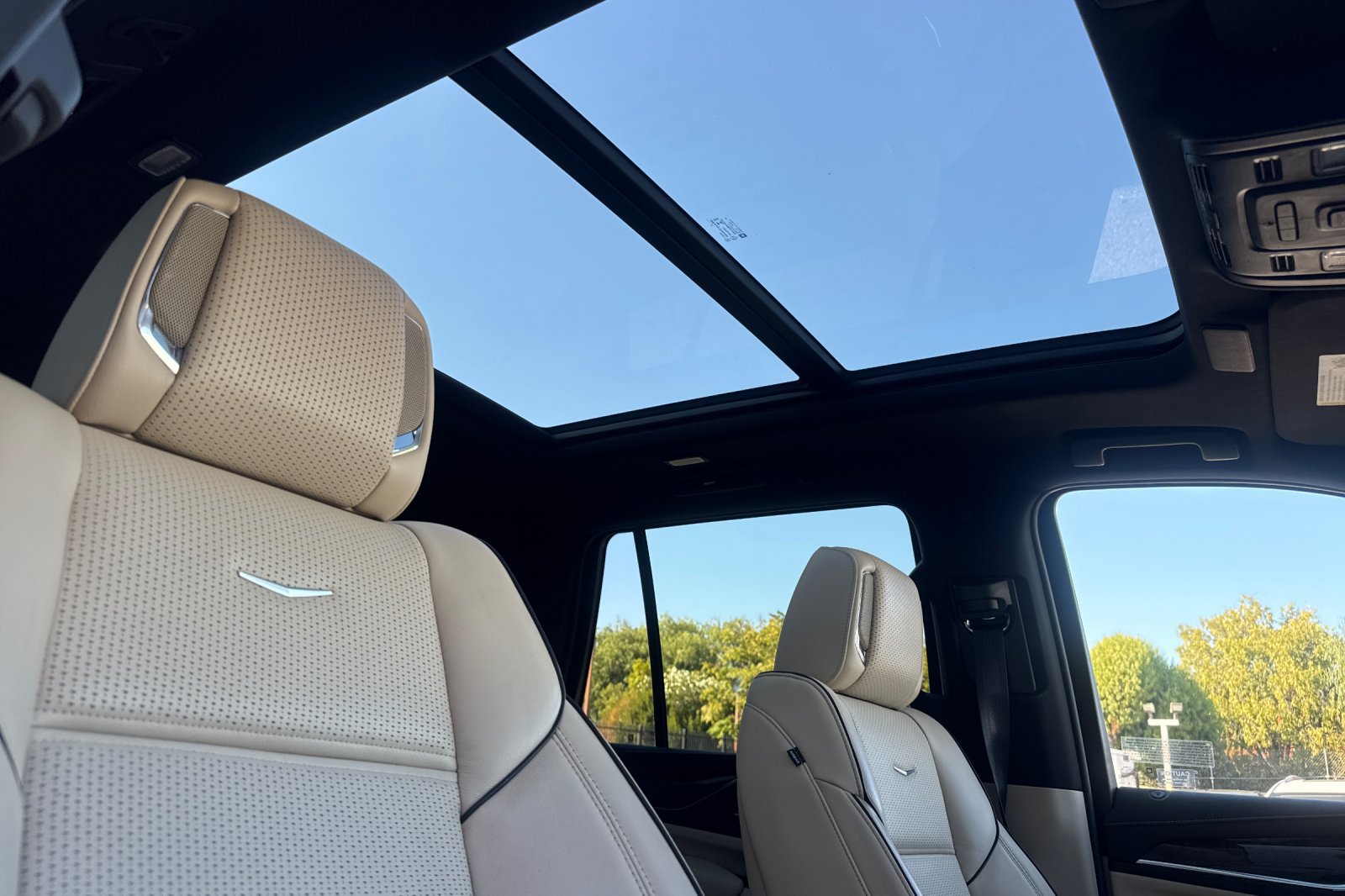 Certified 2023 Cadillac Escalade Premium Luxury AWD/4WD image 20