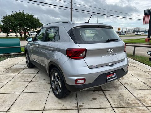 Used 2026 Hyundai Venue SEL FWD image 13