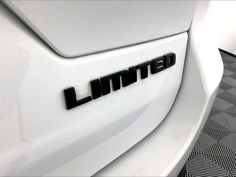 Used 2024 Jeep Grand Cherokee Limited w/ Black Appearance Package RWD image 14