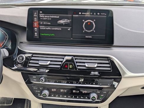 Used 2022 BMW 530i xDrive w/ M Sport Package image 9