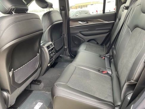 New 2026 Jeep Grand Cherokee Altitude AWD/4WD image 11