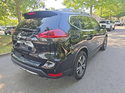 Used 2019 Nissan Rogue SV w/ Premium Package FWD image 8