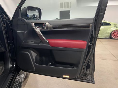 Used 2023 Lexus GX 460 Luxury w/ Sport Design Package image 43