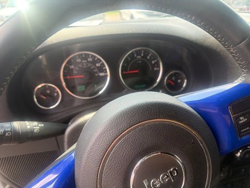 Used 2017 Jeep Wrangler Sport AWD/4WD image 12