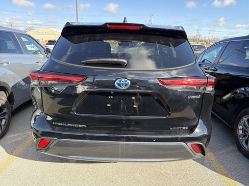 Used 2023 Toyota Highlander Limited image 6