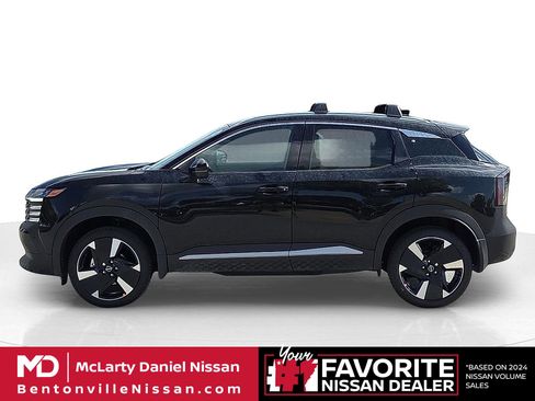 New 2026 Nissan Kicks SR w/ SR Premium Package FWD image 3