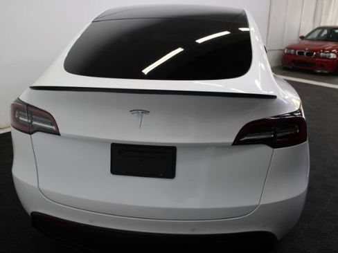Used 2021 Tesla Model Y Long Range AWD/4WD image 6