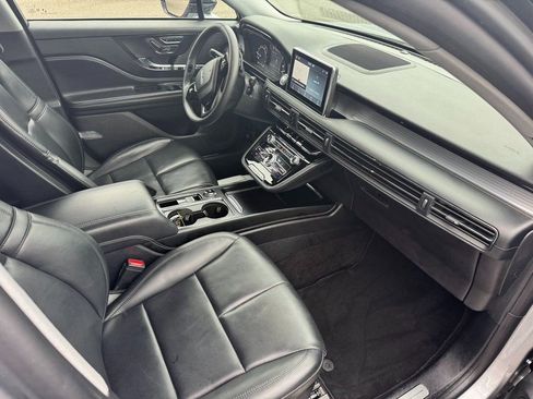 Used 2022 Lincoln Corsair Standard w/ Equipment Group 101A image 15