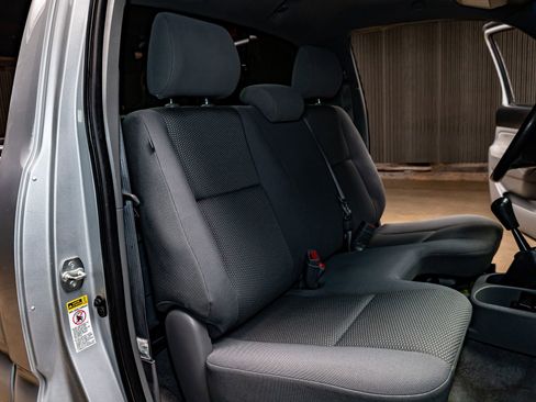 Used 2009 Toyota Tacoma PreRunner image 18