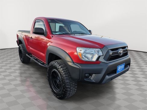 Used 2014 Toyota Tacoma 4x4 Regular Cab image 3