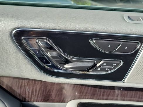 Used 2018 Lincoln Navigator L Reserve AWD/4WD image 18