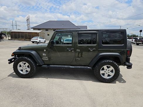 Used 2015 Jeep Wrangler Unlimited Sport w/ Quick Order Package 24S AWD/4WD image 3