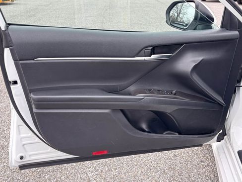 Used 2021 Toyota Camry SE image 13