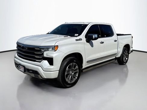Used 2023 Chevrolet Silverado 1500 High Country w/ Technology Package AWD/4WD image 3