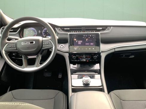 New 2025 Jeep Grand Cherokee L Laredo image 57