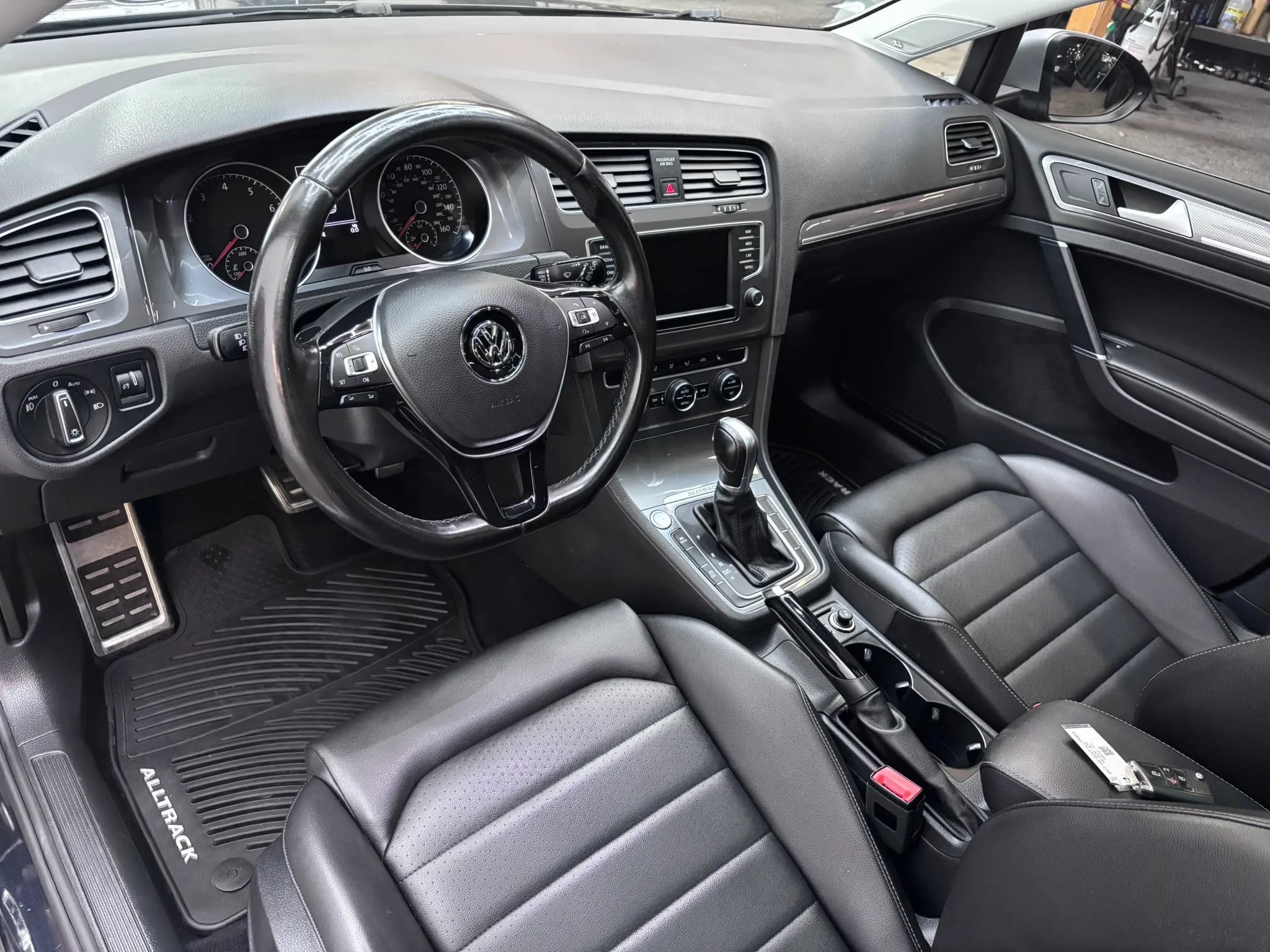 Used 2017 Volkswagen Golf Alltrack SEL AWD/4WD image 8