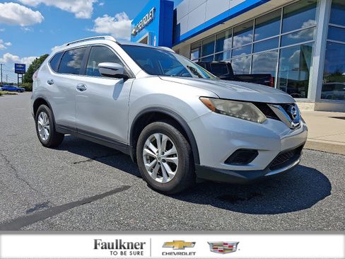Used 2016 Nissan Rogue SV AWD/4WD image 1