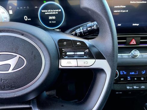 Used 2024 Hyundai Elantra Blue image 25