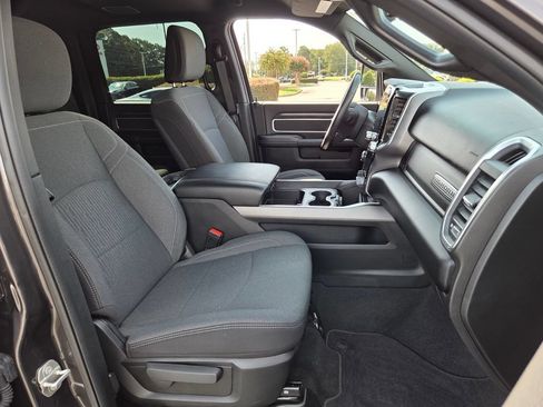 Used 2024 RAM 2500 Big Horn w/ Night Edition AWD/4WD image 15
