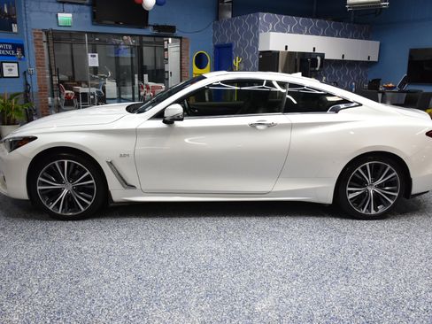 Used 2017 INFINITI Q60 2.0t image 10