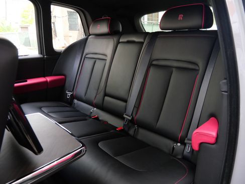 Used 2026 Rolls-Royce Cullinan AWD/4WD image 8
