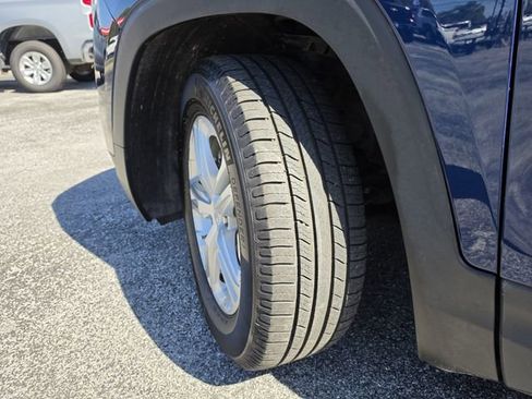 Used 2023 GMC Terrain SLE w/ Driver Convenience Package image 36