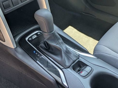 Used 2025 Toyota Corolla Cross AWD Hybrid image 20