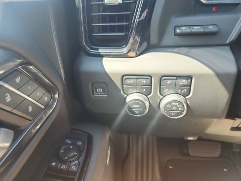 Certified 2025 GMC Sierra 2500 AT4 w/ AT4 Premium Plus Package AWD/4WD image 25
