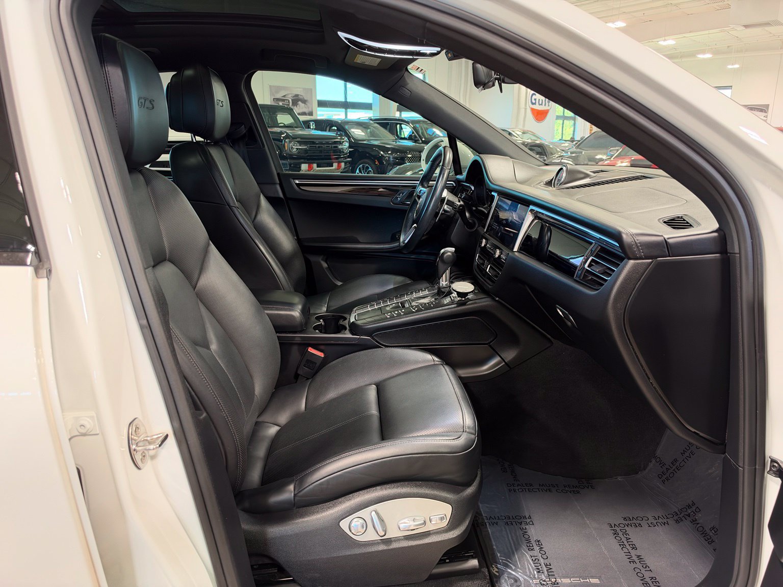 Used 2020 Porsche Macan GTS AWD/4WD image 37