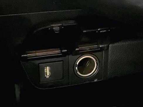 Used 2023 Toyota Camry SE w/ Protection Package (Q2) (TMS) FWD image 31