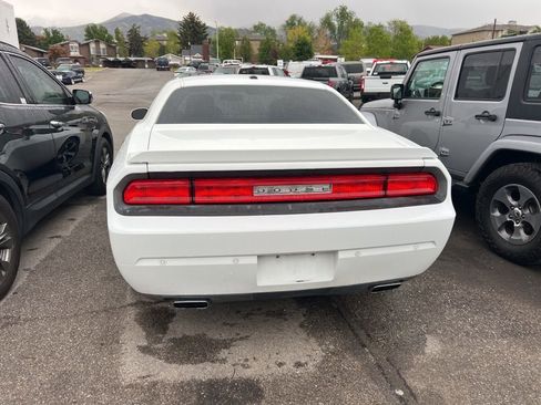 Used 2014 Dodge Challenger R/T RWD image 11