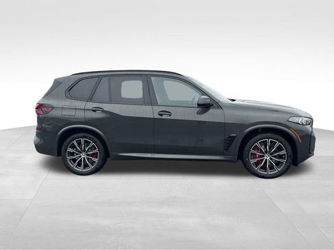 New 2026 BMW X5 xDrive40i w/ M Sport Package AWD/4WD image 2