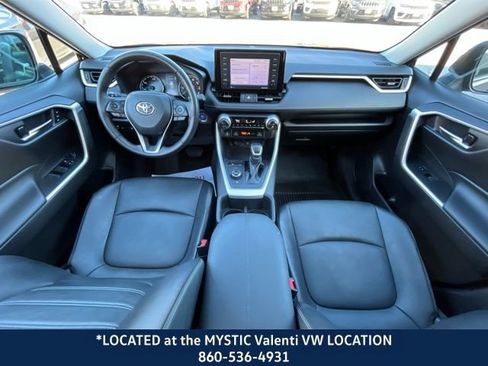 Used 2022 Toyota RAV4 XLE Premium image 15