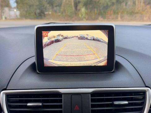 Used 2016 MAZDA MAZDA3 i Grand Touring image 18