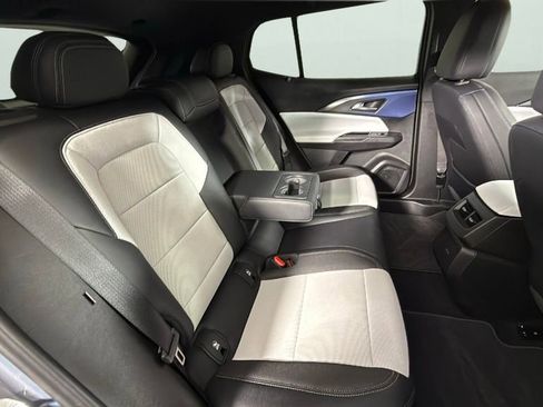 Used 2025 Chevrolet Equinox EV LT image 30