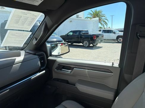 Used 2024 GMC Sierra 1500 SLT w/ SLT Premium Plus Package AWD/4WD image 34