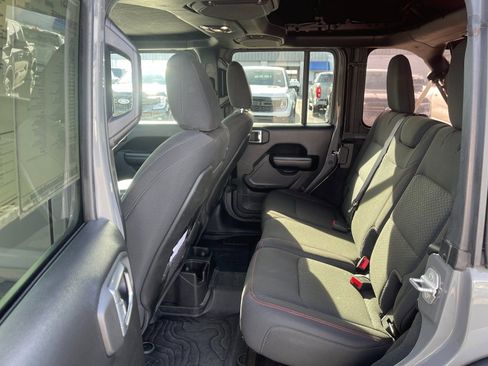 Used 2021 Jeep Wrangler Unlimited Rubicon image 14
