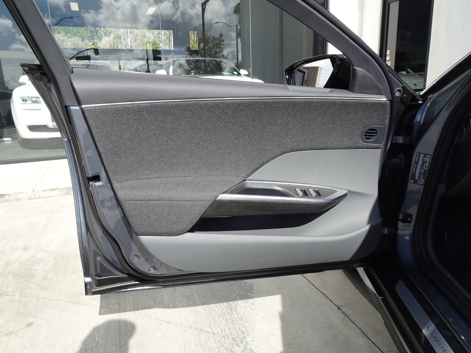 Used 2025 Lucid Air Touring AWD/4WD image 13