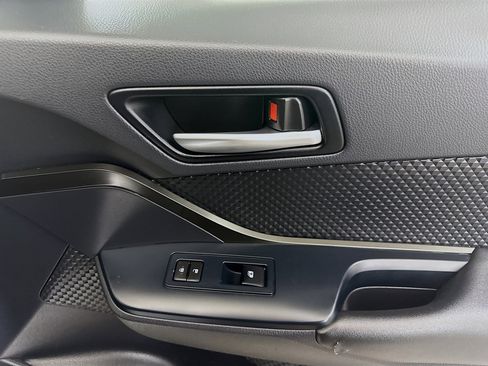 Used 2019 Toyota C-HR LE FWD image 30