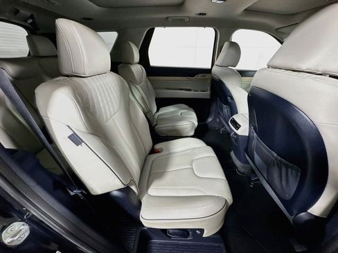 Used 2024 Hyundai Palisade Limited AWD/4WD image 29
