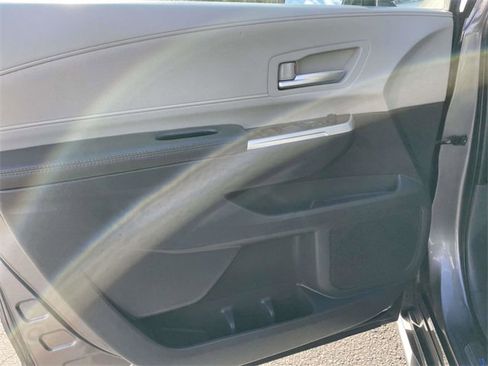 Used 2022 Toyota Sienna XLE image 19