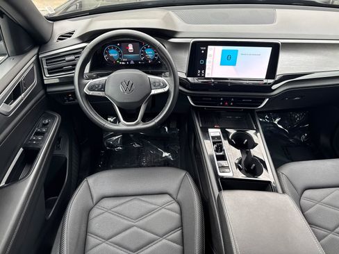 Used 2025 Volkswagen Atlas Cross Sport SE image 23