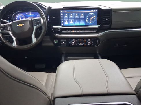 Used 2024 Chevrolet Silverado 2500 LTZ w/ LTZ Premium Package AWD/4WD image 15