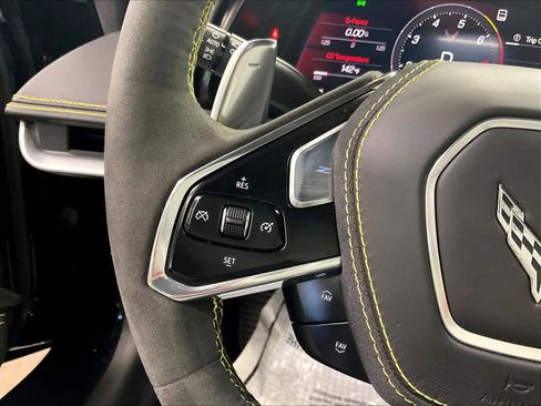 Used 2022 Chevrolet Corvette Stingray Premium Conv w/ Z51 Performance Package image 19