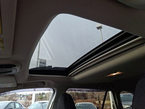 Used 2021 Subaru Outback Premium image 14