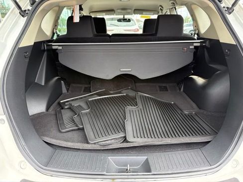 Used 2015 Nissan Rogue S w/ Convenience Package AWD/4WD image 12