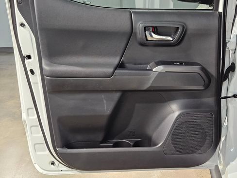 Used 2023 Toyota Tacoma TRD Off-Road image 32