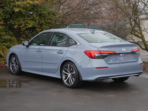 Used 2023 Honda Civic Touring image 16
