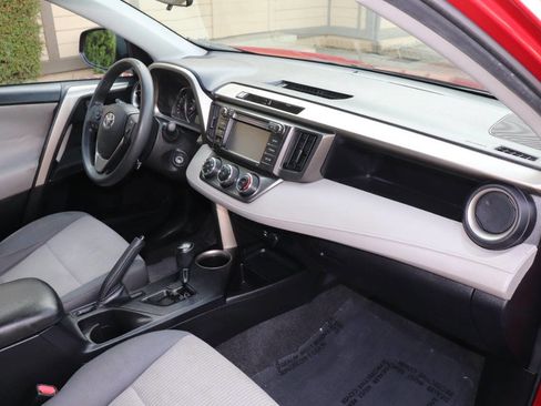 Used 2015 Toyota RAV4 LE AWD/4WD image 16